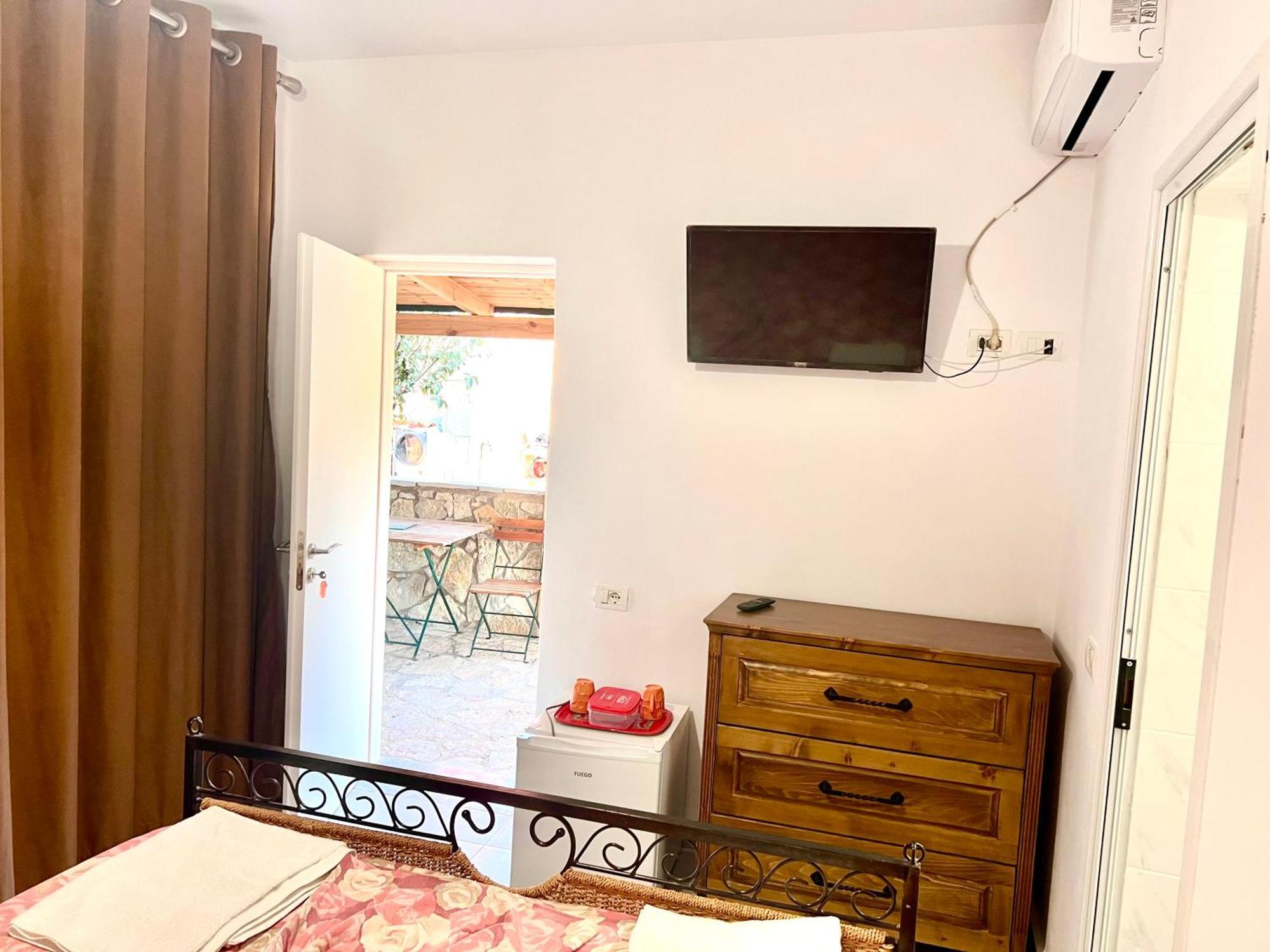Hotel Jardin Miraculeux à Himarë Extérieur photo